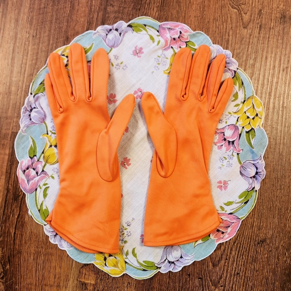 🍊Vintage 60s Orange Nylon Gloves🧡 - Picture 3 of 5